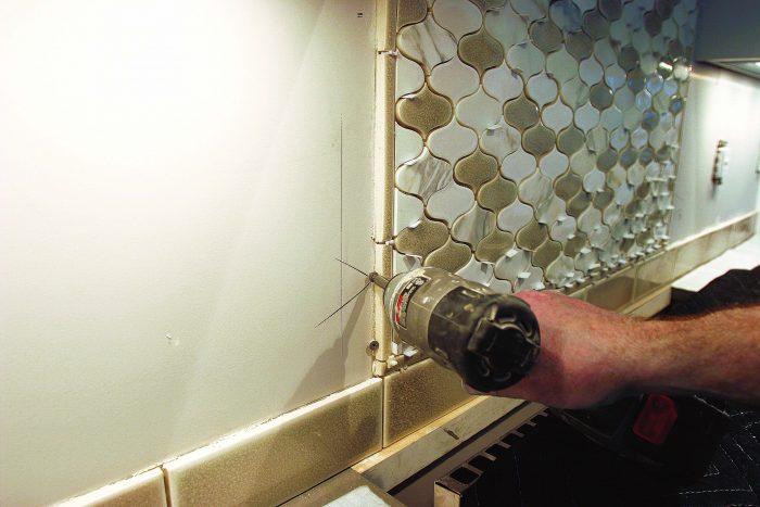 installing kitchen backsplash