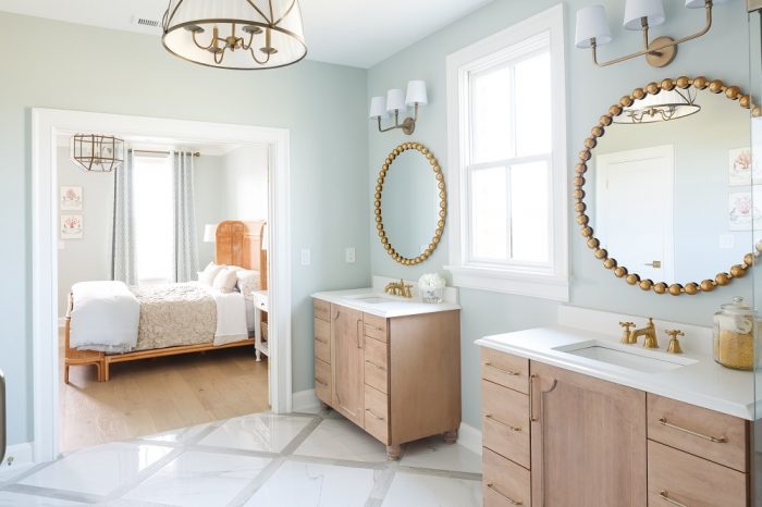 A Master Suite With a Luxurious Bath